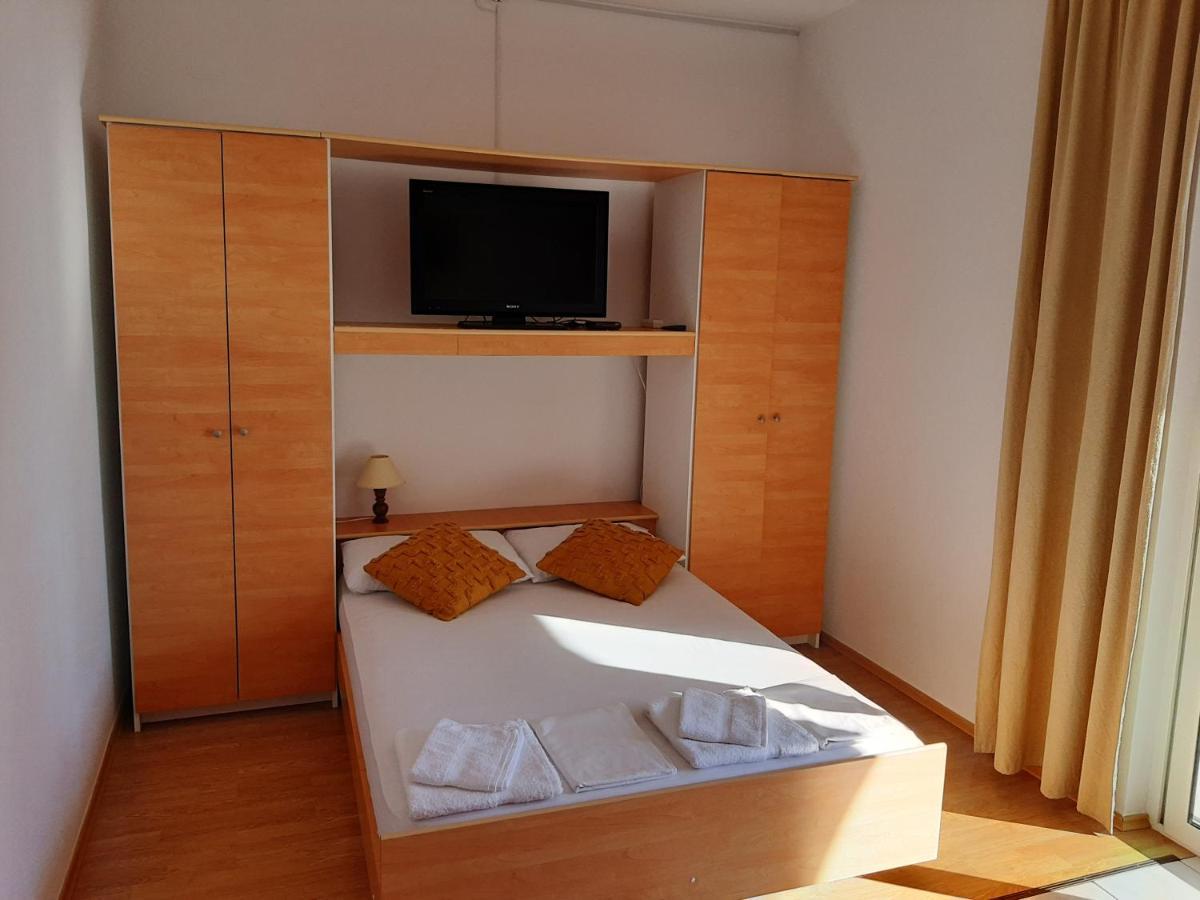 Apartments Ljulj Трогір Екстер'єр фото