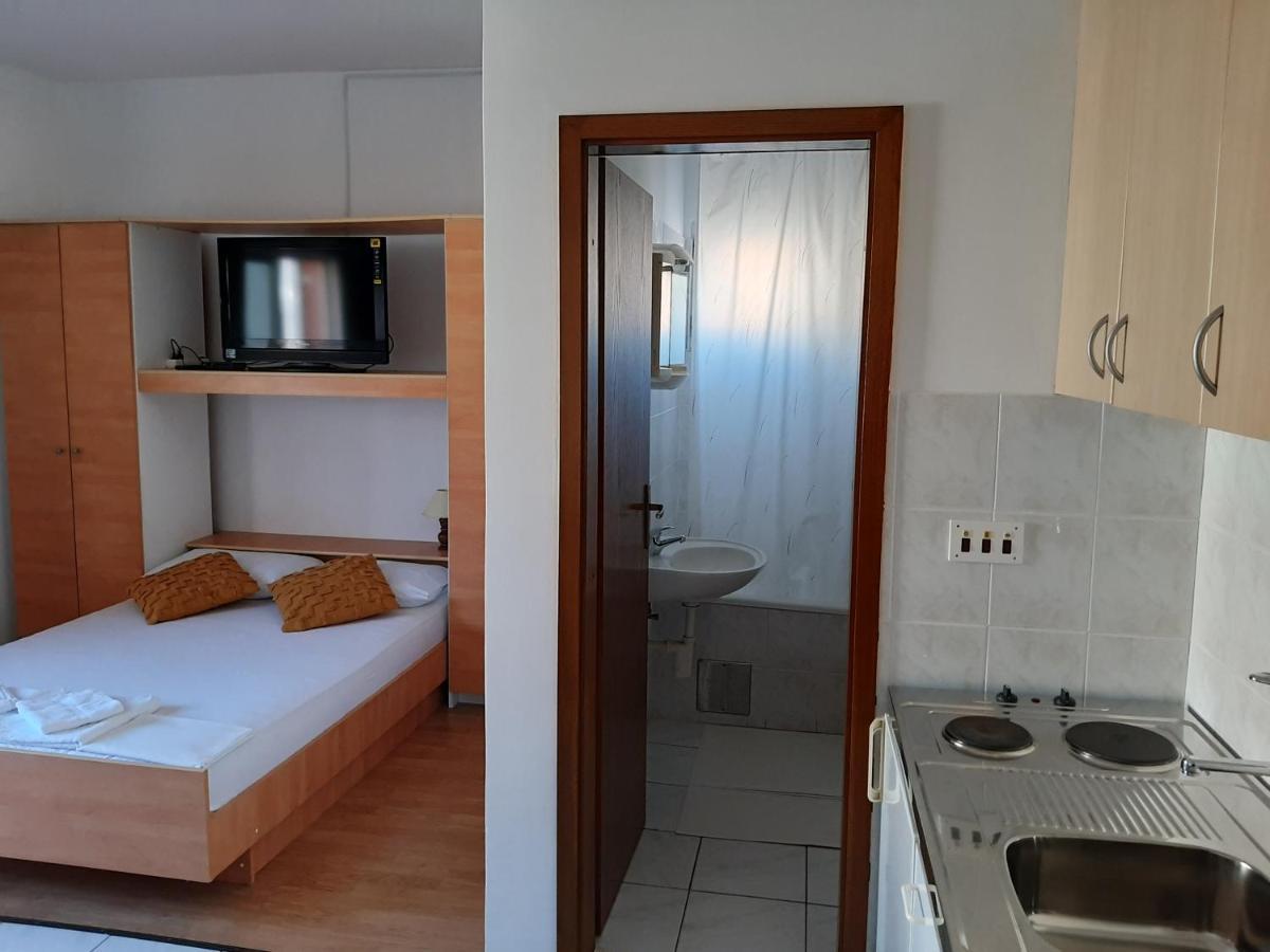 Apartments Ljulj Трогір Екстер'єр фото