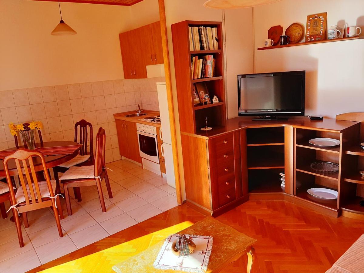 Apartments Ljulj Трогір Екстер'єр фото
