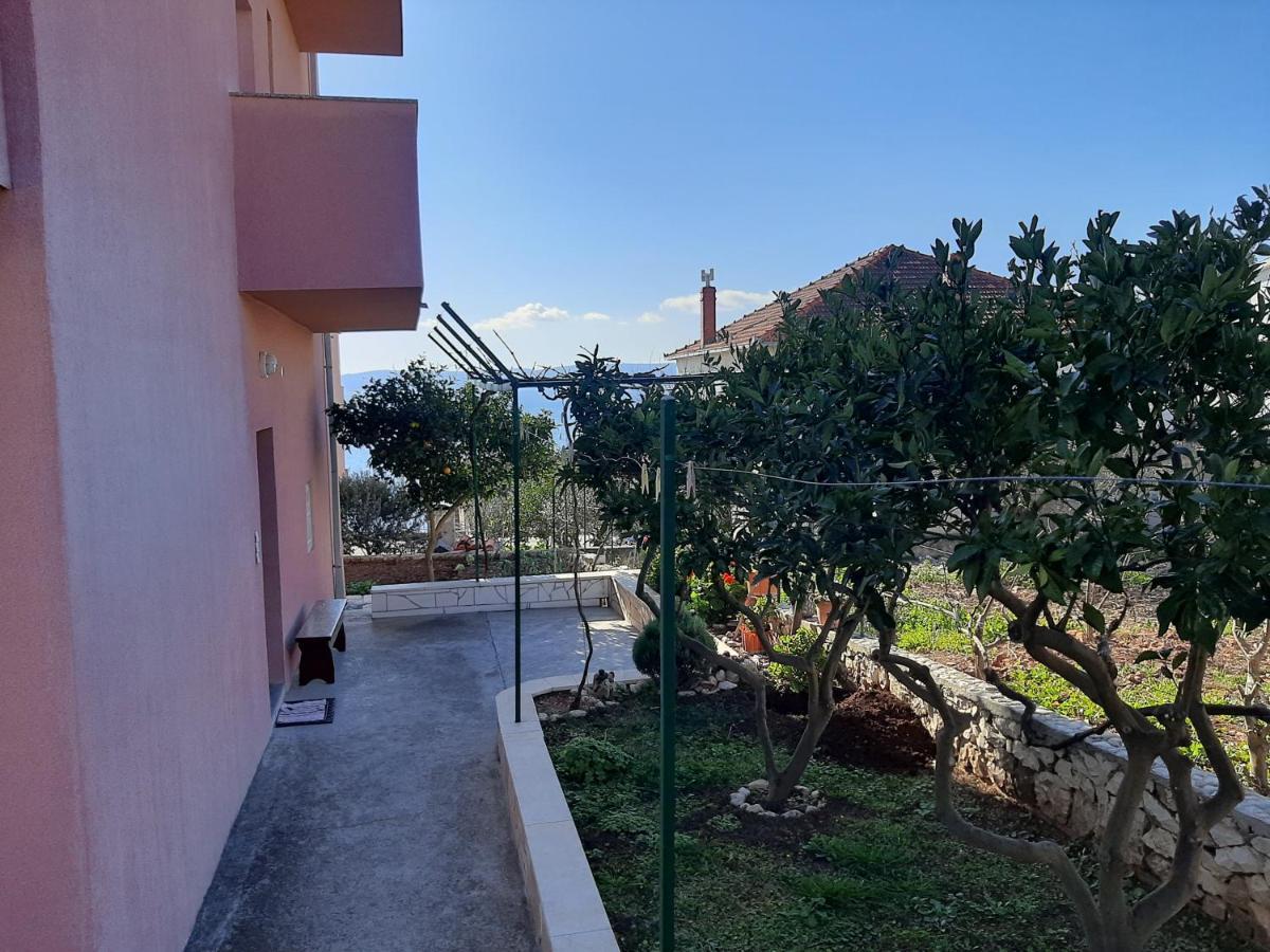 Apartments Ljulj Трогір Екстер'єр фото